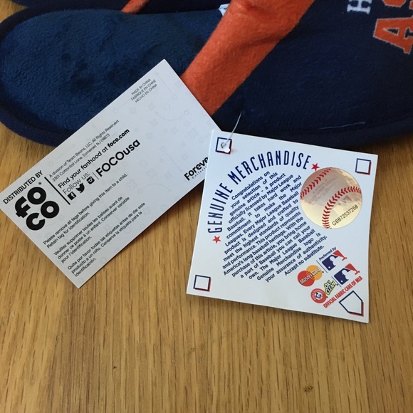 SOLD 🛑 Kids Houston Astros MLB House Slippers - Picture 8 of 8